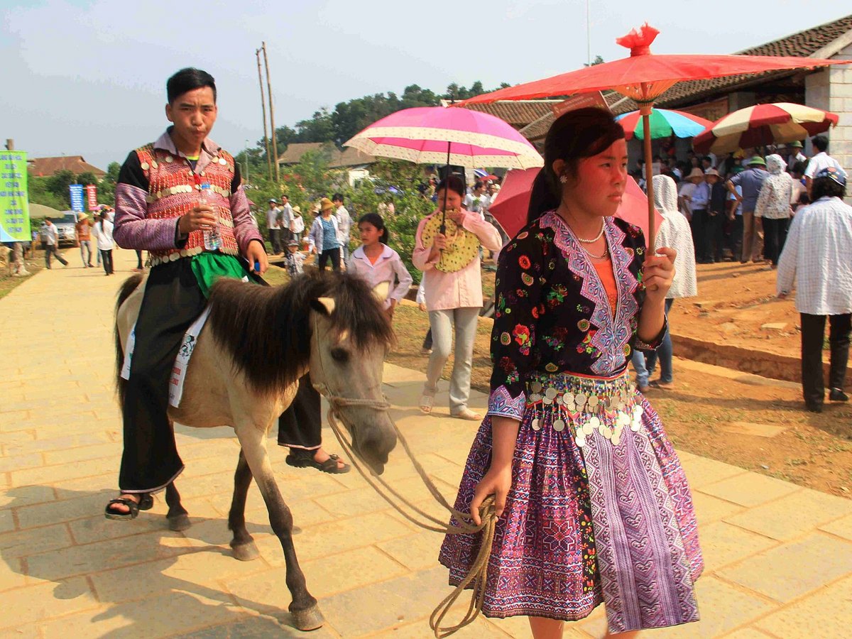 Bac Ha Hiking Tours