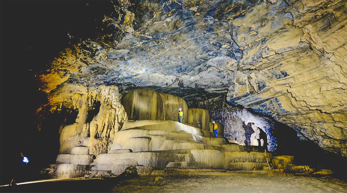 4 Days Hang Tien Caves Exploration Hiking Tour
